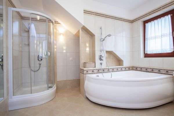 Oversized Bathtub Installation in New Baltimore