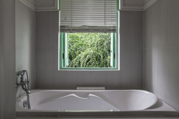 Fiberglass Tub Installation in New Baltimore